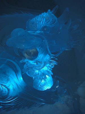 奥にあるドラゴンの彫刻、お見事でした。